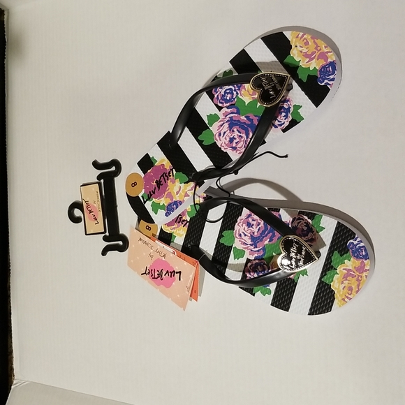 Betsey Johnson Black Floral Design Flip Flops Sandals Slip On - Picture 3 of 7